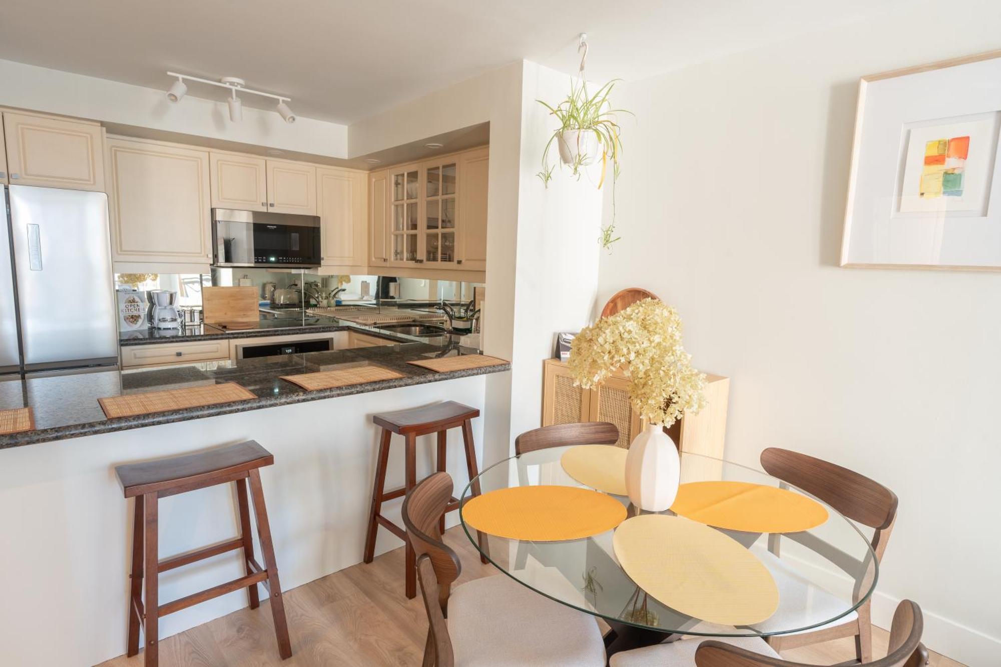 Boutique Suite Of Downtown Торонто Екстериор снимка