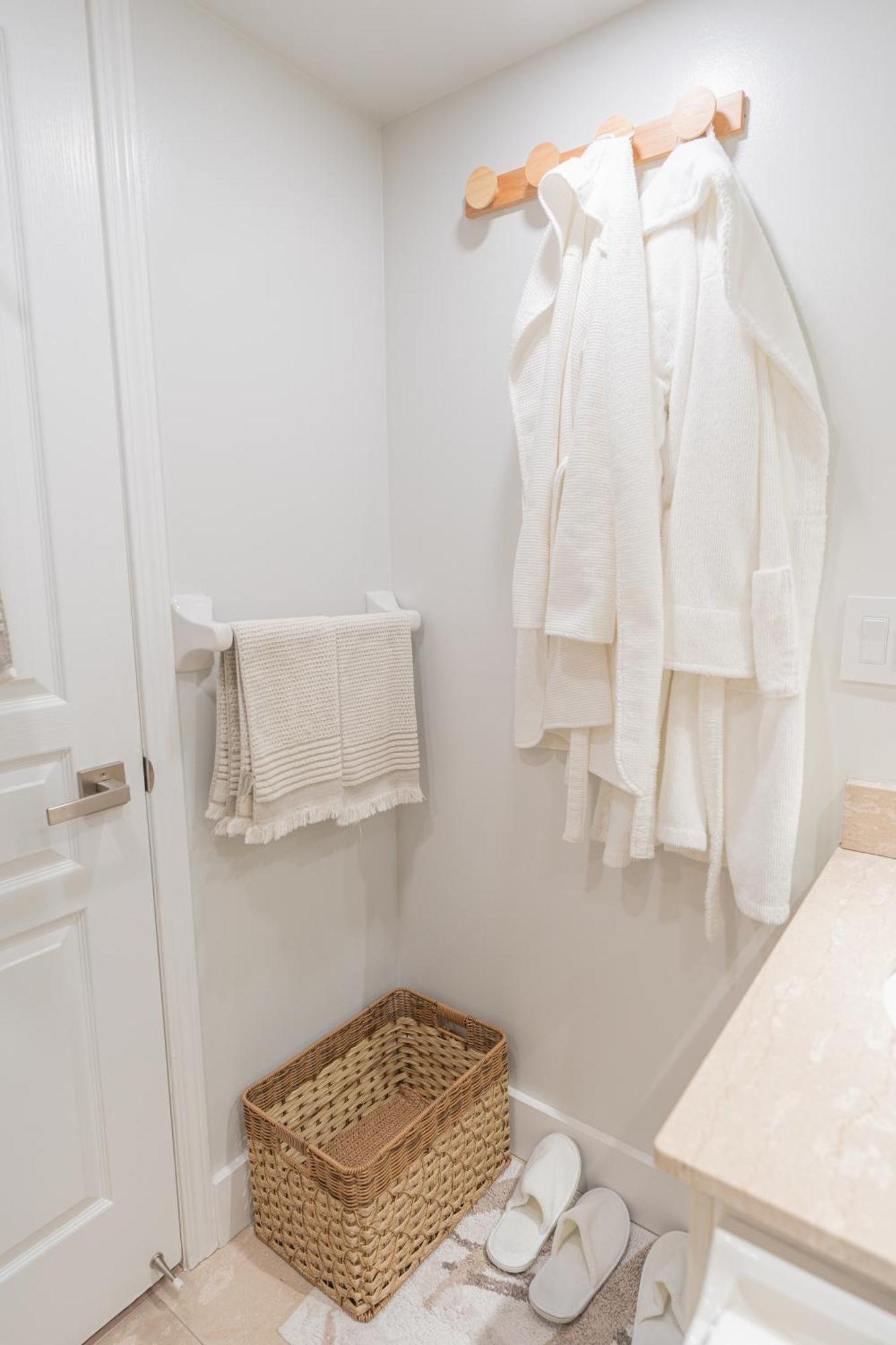 Boutique Suite Of Downtown Торонто Екстериор снимка